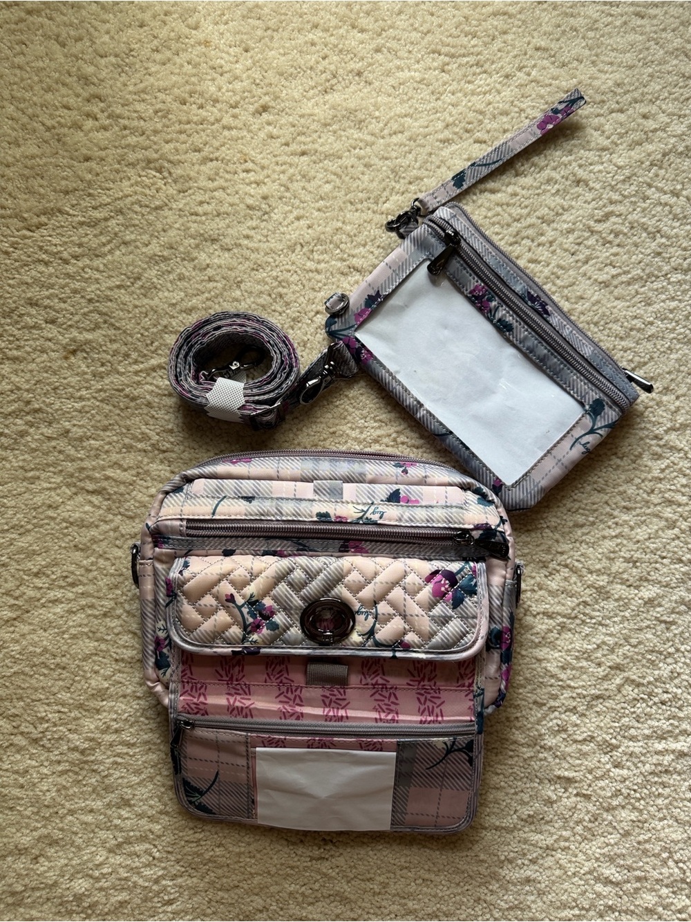 LUG - NWOT - Quilted Floral Crossbody Bag with Matching ID Wallet